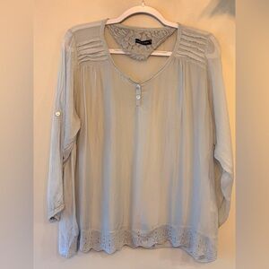 MADE IN ITALY Gray Silk Blouse with Viscose Knit Bottom - 23"PTP